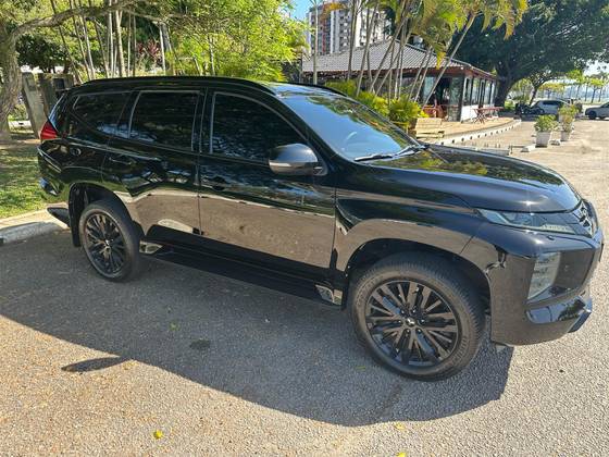 MITSUBISHI PAJERO SPORT 2.4 16V MIVEC TURBO DIESEL LEGEND BLACK AWD AUTOMÁTICO